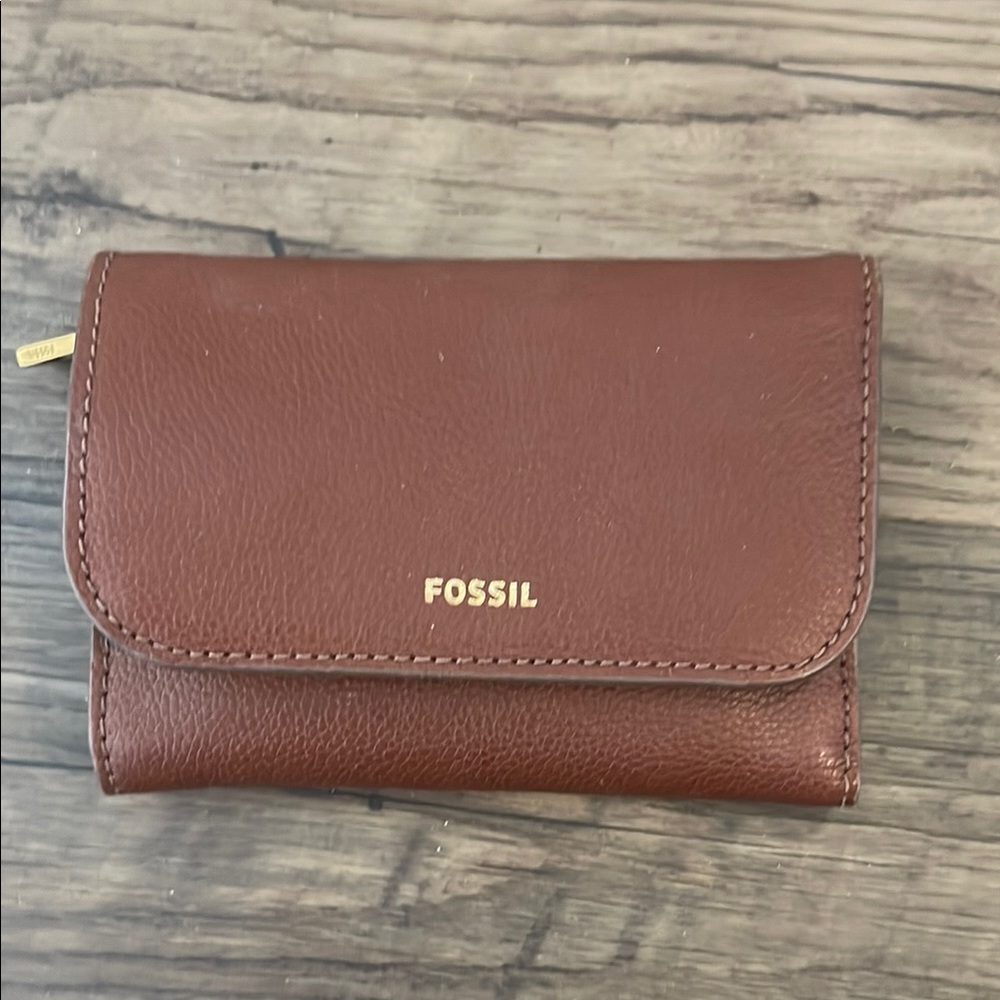 Fossil Women's Brown Leather Wallet